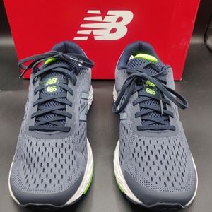 Men's new Balance Shoes Size 10